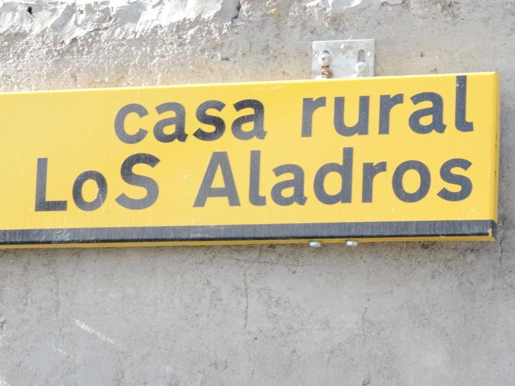 Los Aladros La Puebla De Valverde Exteriér fotografie